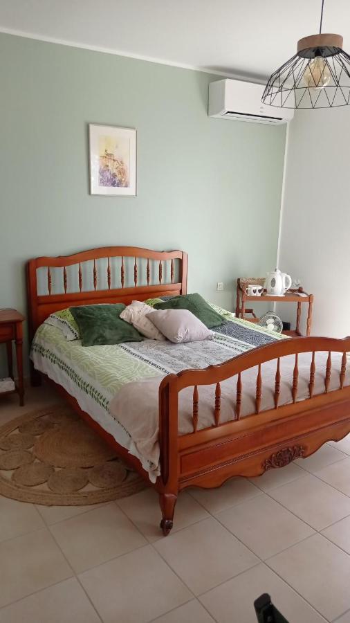 Bed and Breakfast Les Cigales à Villelaure Extérieur photo