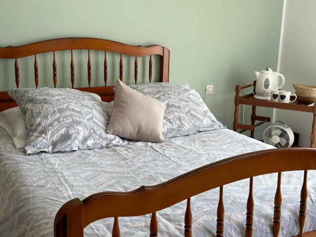 Bed and Breakfast Les Cigales à Villelaure Extérieur photo