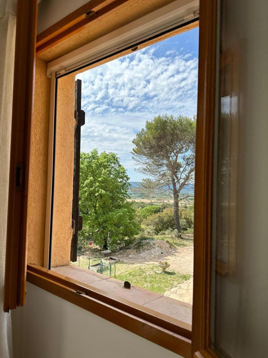 Bed and Breakfast Les Cigales à Villelaure Extérieur photo